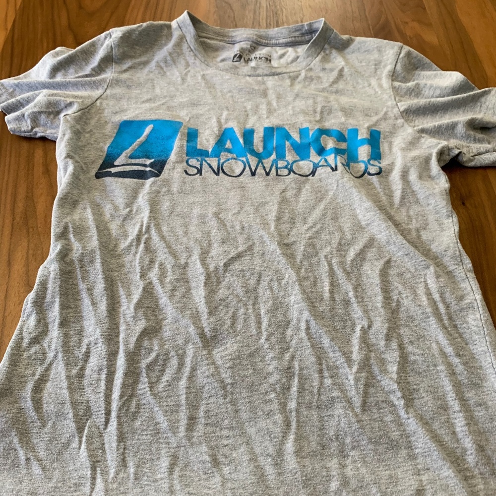 grey graphic tee